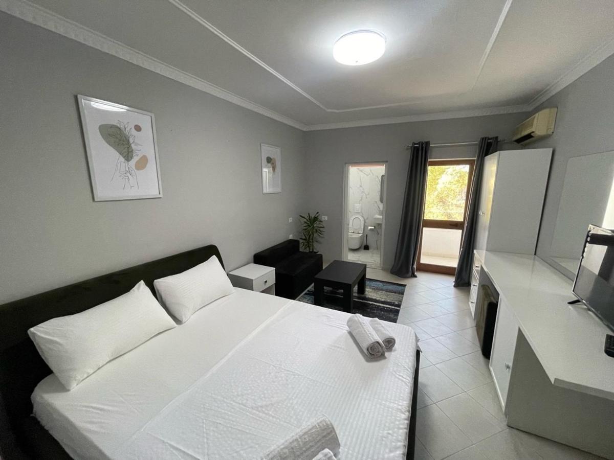 Hotel Villa Ferrari Tirana Extérieur photo